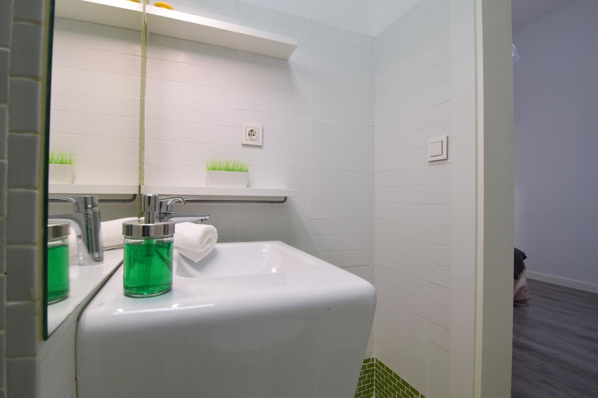 Apartamento Atarazanas Malaga Centro Historico Kültér fotó