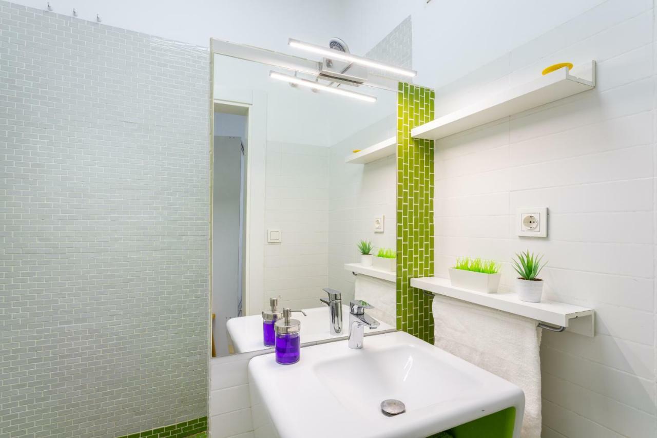 Apartamento Atarazanas Malaga Centro Historico Kültér fotó